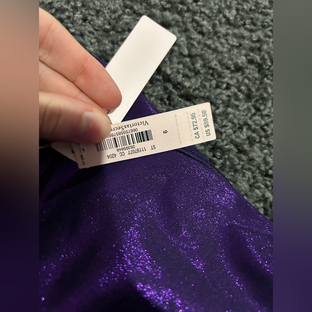 Beautiful Victoria’s Secret shiny purple leggings - Picture 3 of 8